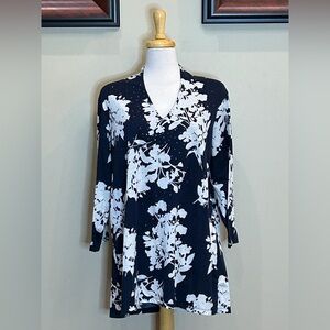 Rafaella | Size 2X Navy and White Floral Tunic Top